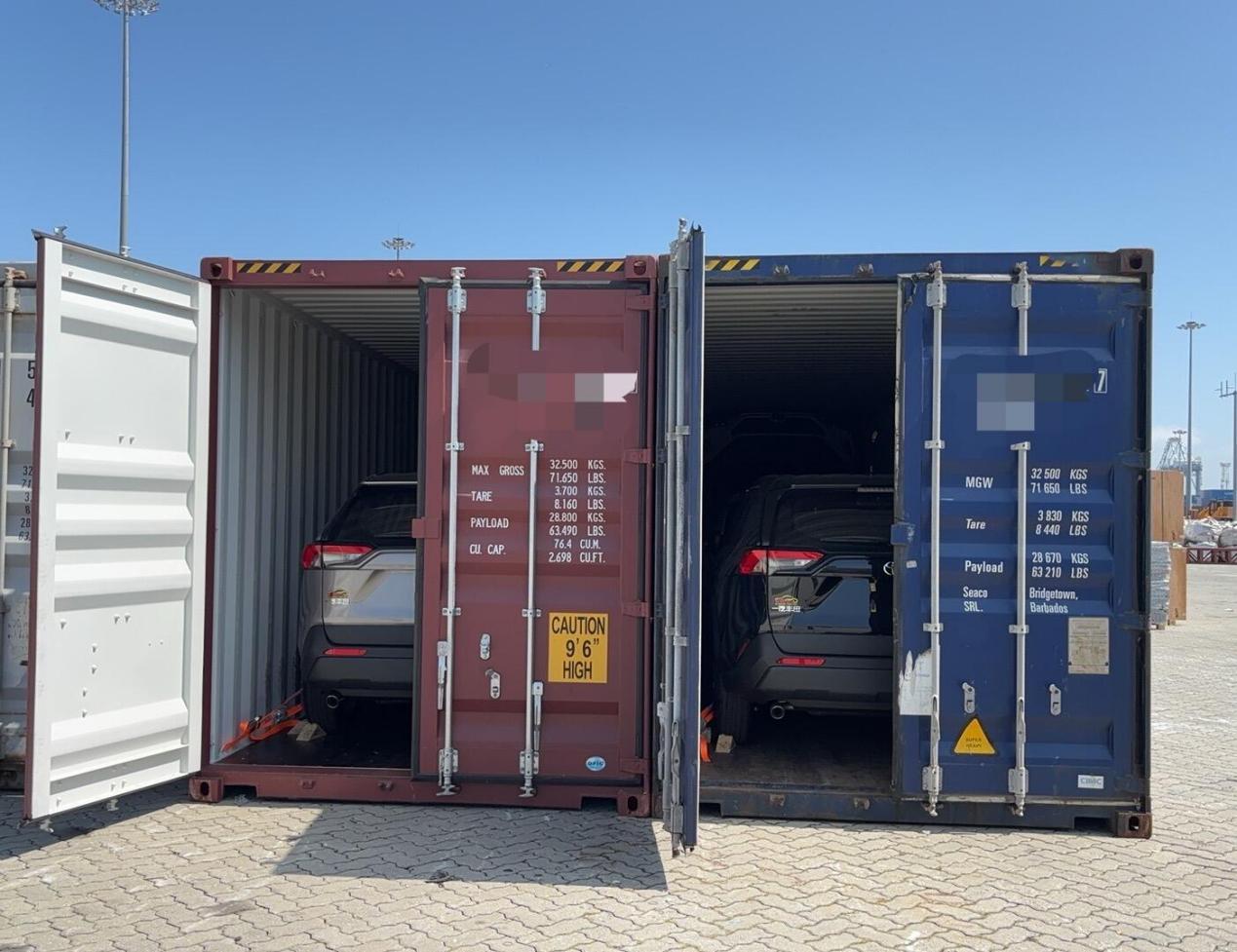 Vehicles fastened inside 40HQ export containers